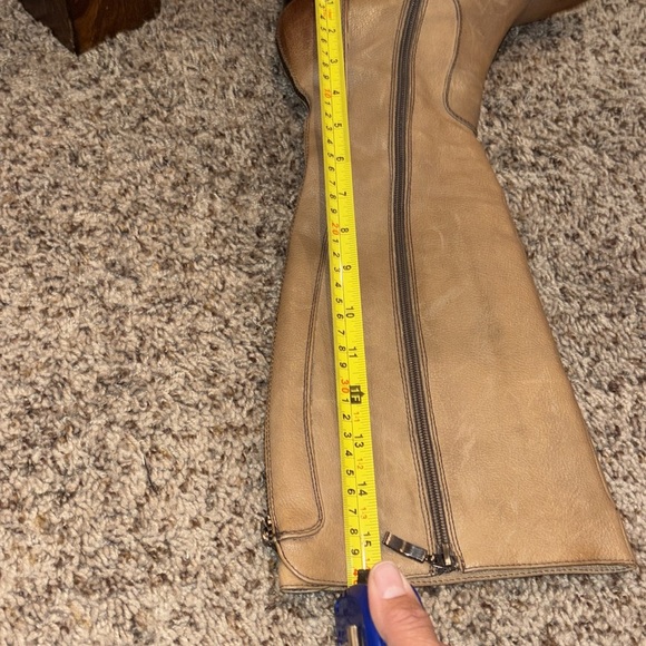 Arnold Churgin TallStylish Tan Heeled Boots Size 40 - Picture 9 of 9